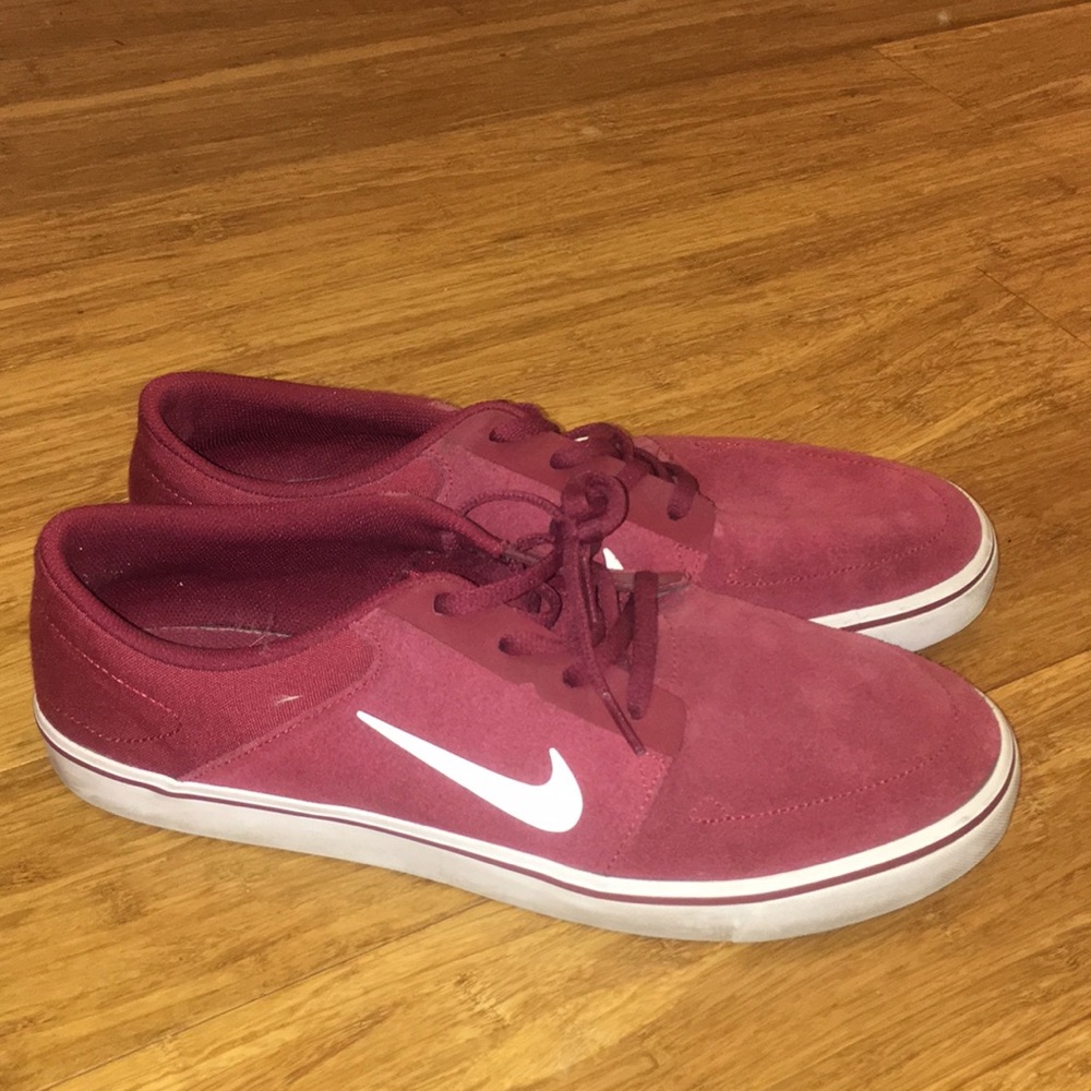 Nike SB maroon shoes